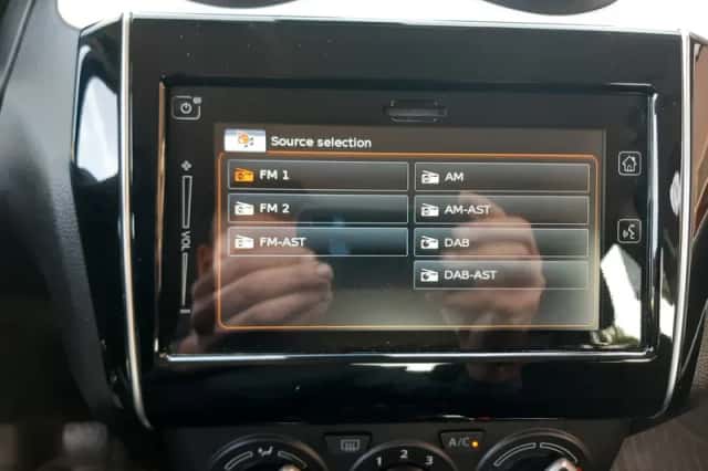 Suzuki Swift (2021) thumbnail 5