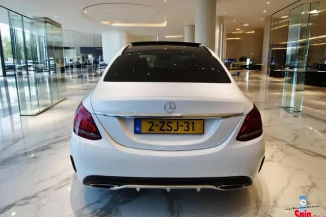 Mercedes-Benz C-Klasse (2015) thumbnail 2