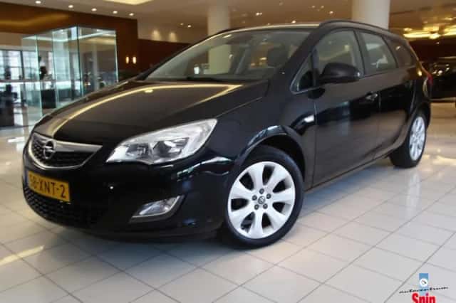 Opel Astra (2012) thumbnail 1