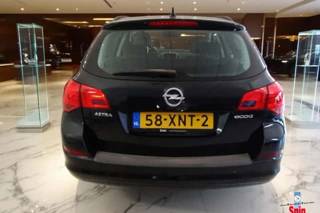 Opel Astra (2012) thumbnail 2