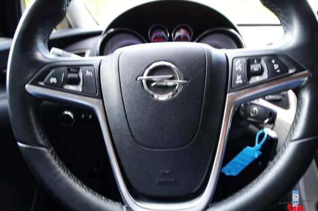 Opel Astra (2012) thumbnail 5
