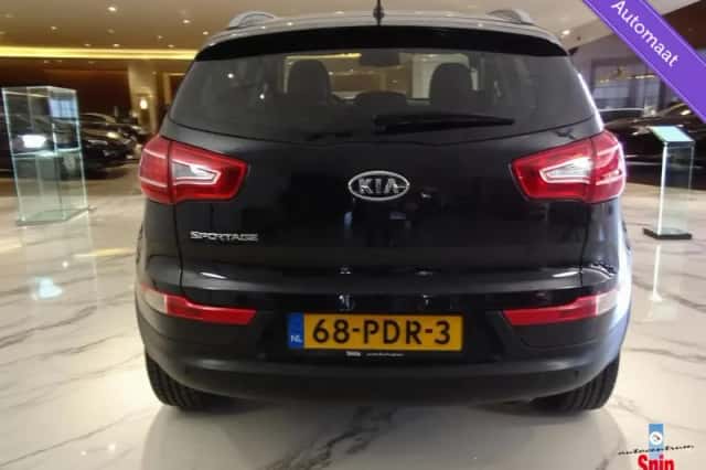 Kia Sportage (2011) thumbnail 2