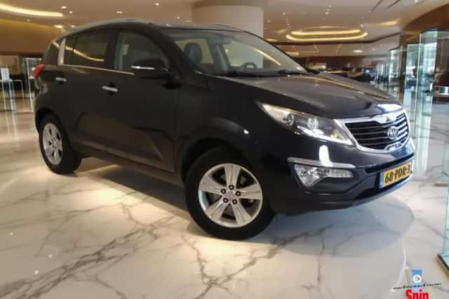 Kia Sportage (2011) thumbnail 4