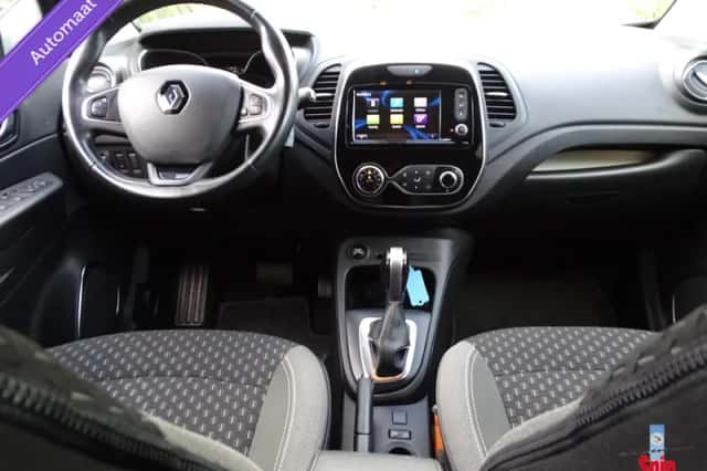Renault Captur (2017) thumbnail 3