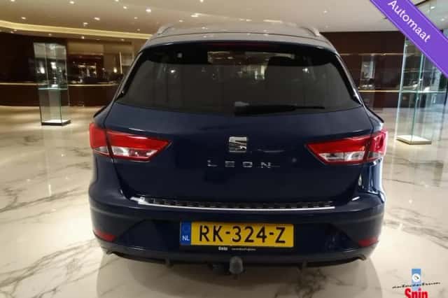 SEAT Leon (2018) thumbnail 2