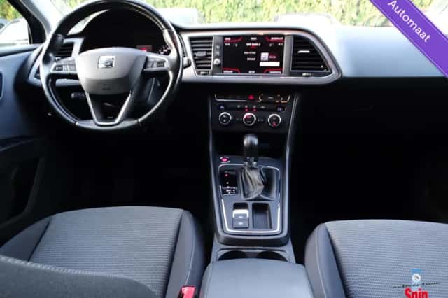 SEAT Leon (2018) thumbnail 3