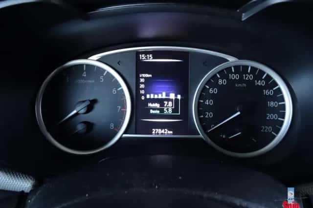 Nissan Micra (2017) thumbnail 5