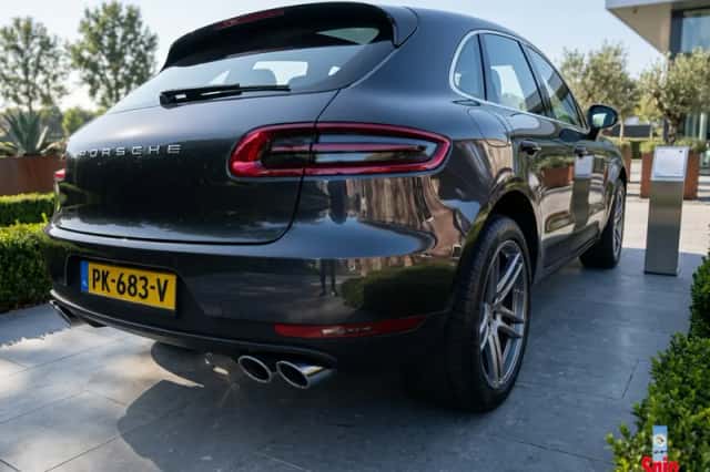 Porsche Macan (2017) thumbnail 2