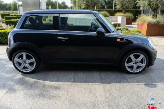 MINI One (2011) thumbnail 4
