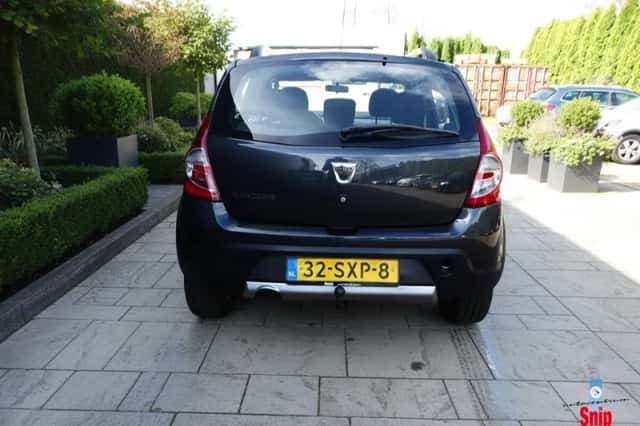 Dacia Sandero (2012) thumbnail 2