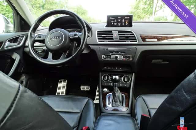 Audi Q3 (2017) thumbnail 3