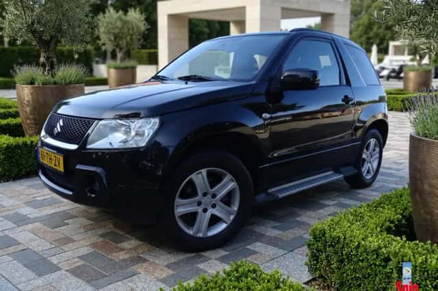 Suzuki Grand Vitara (2006) thumbnail 1