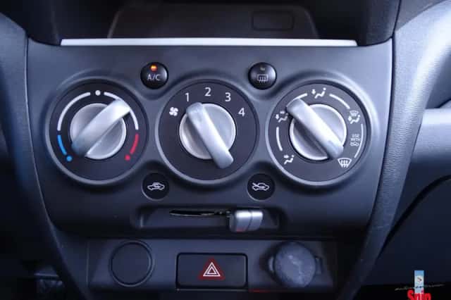 Nissan Pixo (2012) thumbnail 5