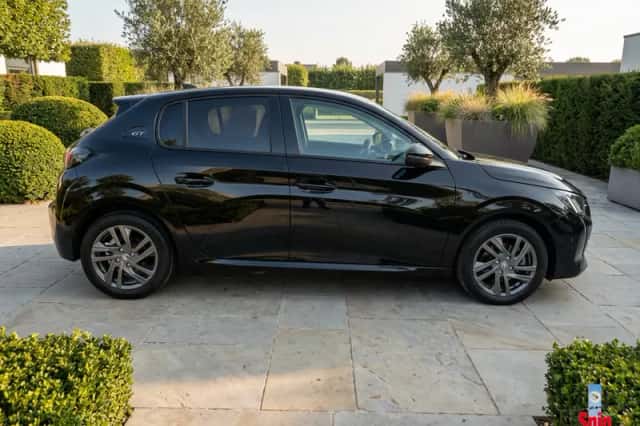 Peugeot 208 (2021) thumbnail 4