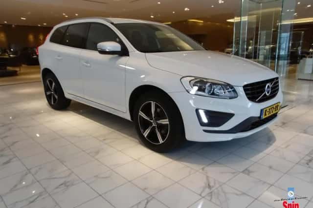 Volvo XC60 (2017) thumbnail 1