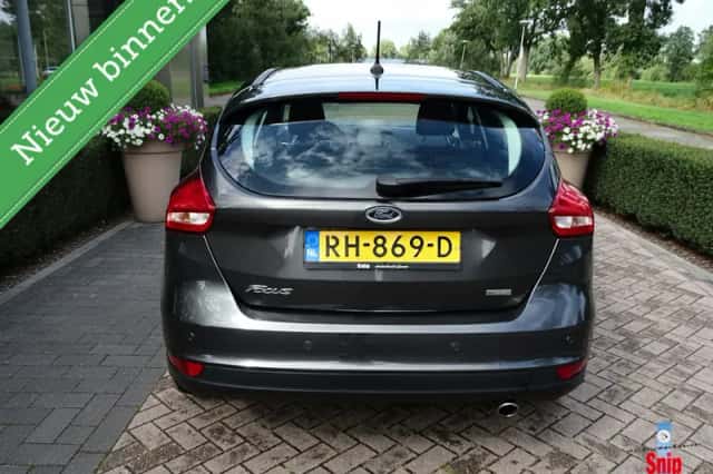 Ford Focus (2017) thumbnail 2
