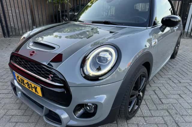 MINI Cabrio (2020) thumbnail 1