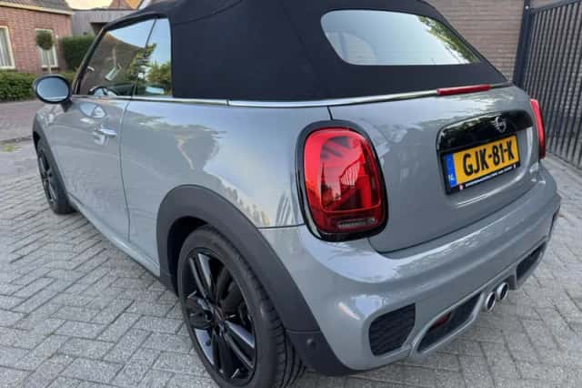 MINI Cabrio (2020) thumbnail 4