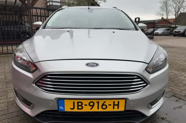 Ford Focus (2016) thumbnail 2