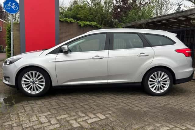 Ford Focus (2016) thumbnail 3