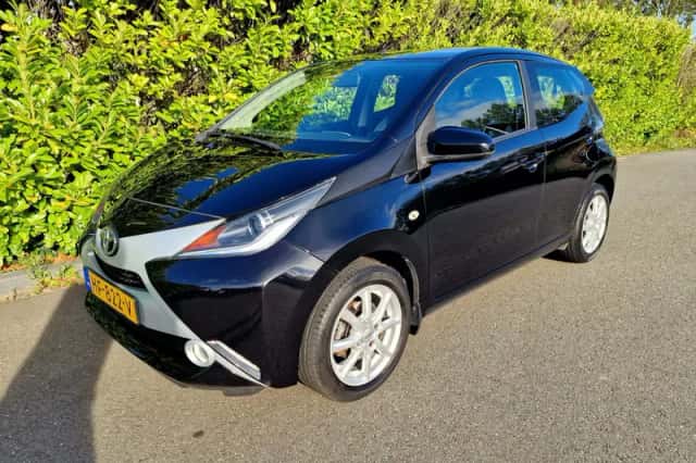 Toyota Aygo (2015) thumbnail 1