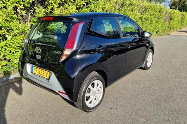 Toyota Aygo (2015) thumbnail 3