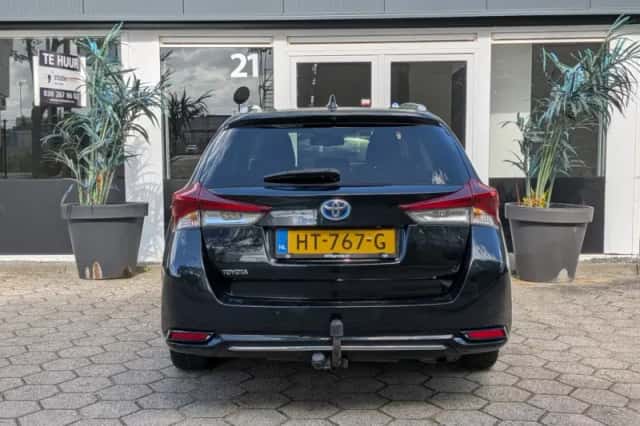 Toyota Auris (2015) thumbnail 6