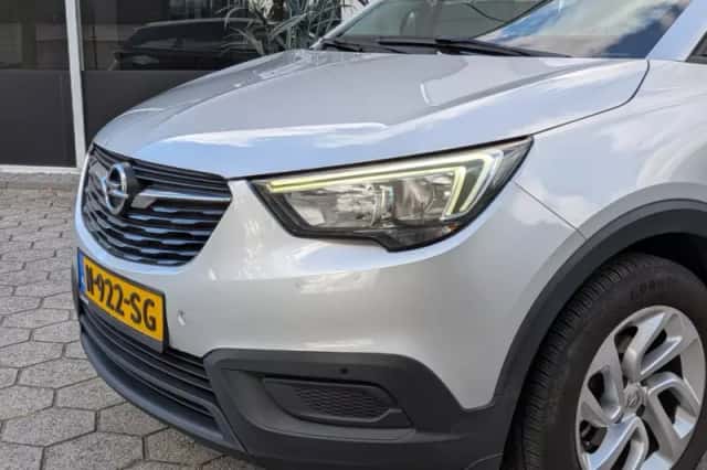 Opel Crossland X (2017) thumbnail 3