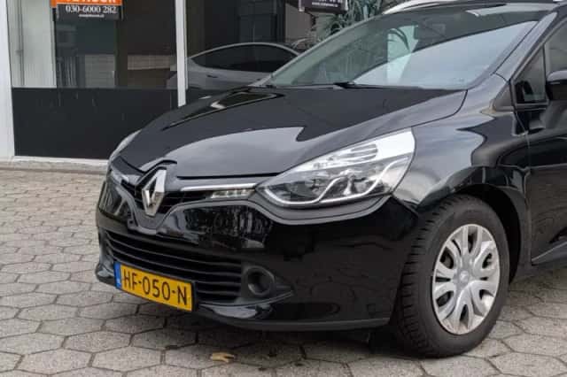 Renault Clio (2015) thumbnail 2