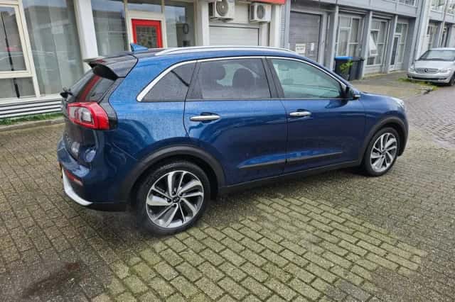 Kia Niro (2018) thumbnail 3