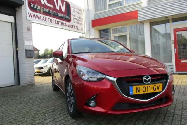 Mazda 2 (2015) thumbnail 1