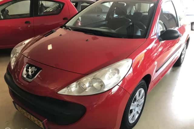Peugeot 206 (2011) thumbnail 1