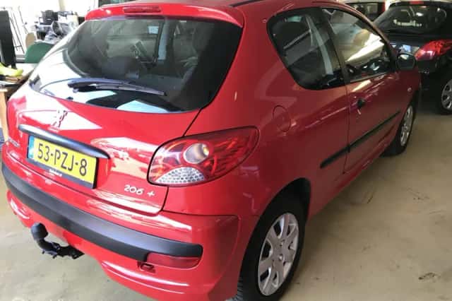 Peugeot 206 (2011) thumbnail 3