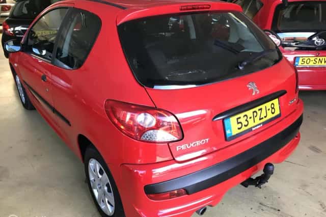 Peugeot 206 (2011) thumbnail 4