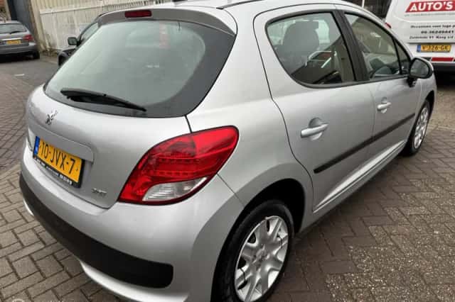 Peugeot 207 (2009) thumbnail 4