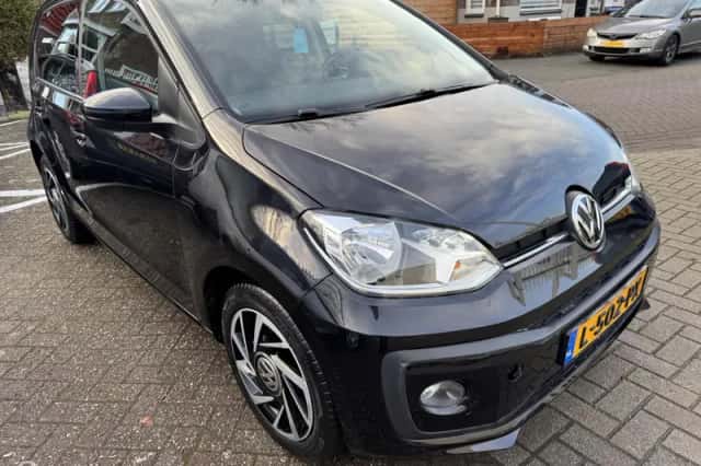 Volkswagen Up! (2019) thumbnail 2