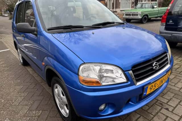 Suzuki Ignis (2002) thumbnail 2