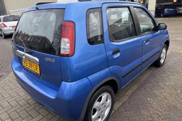 Suzuki Ignis (2002) thumbnail 3