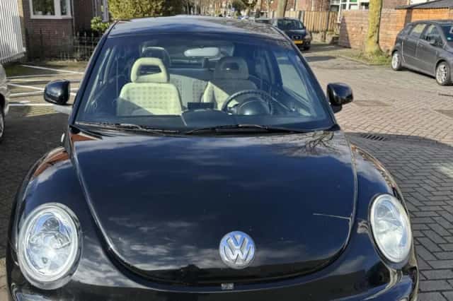 Volkswagen New Beetle (2000) thumbnail 3