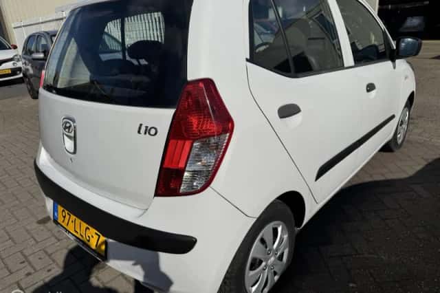 Hyundai i10 (2010) thumbnail 3