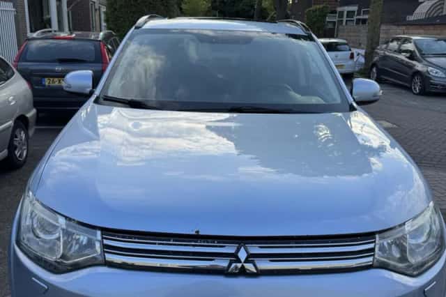 Mitsubishi Outlander (2013) thumbnail 3