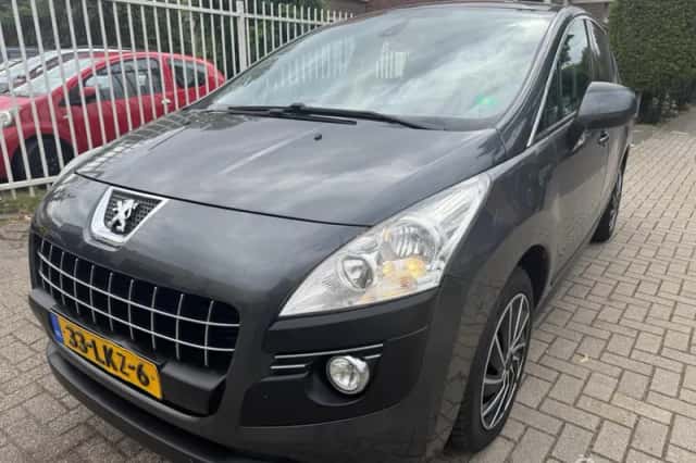 Peugeot 3008 (2010) thumbnail 1
