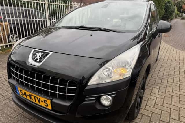 Peugeot 3008 (2010) thumbnail 1