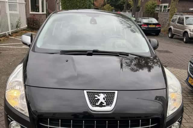 Peugeot 3008 (2010) thumbnail 3