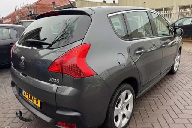 Peugeot 3008 (2010) thumbnail 4