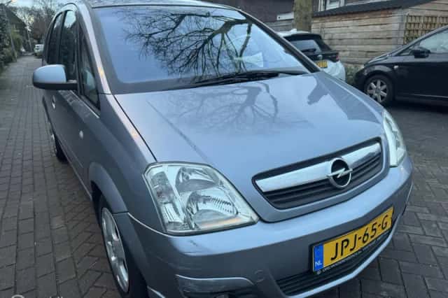 Opel Meriva (2009) thumbnail 2