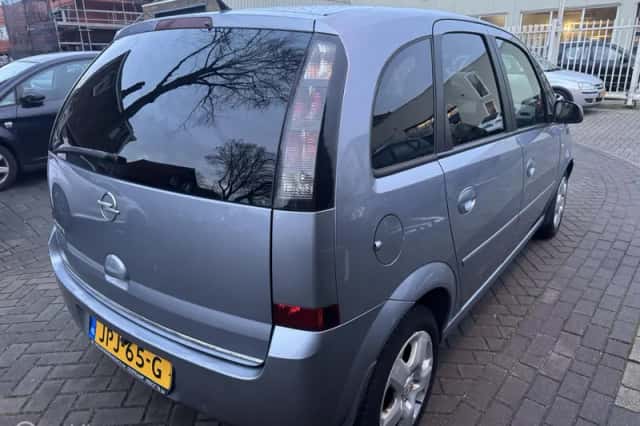 Opel Meriva (2009) thumbnail 4