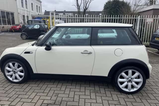 MINI Cooper (2004) thumbnail 5
