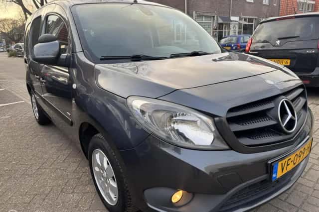 Mercedes-Benz Citan (2013) thumbnail 2
