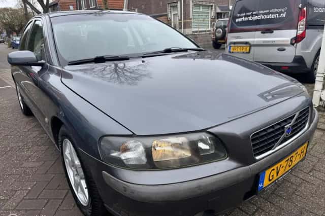 Volvo S60 (2004) thumbnail 2